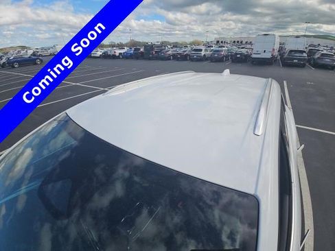 Used 2024 Chevrolet Equinox EV LT image 8