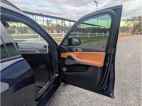 Used 2022 BMW X7 xDrive40i w/ Premium Enhanced Package image 11