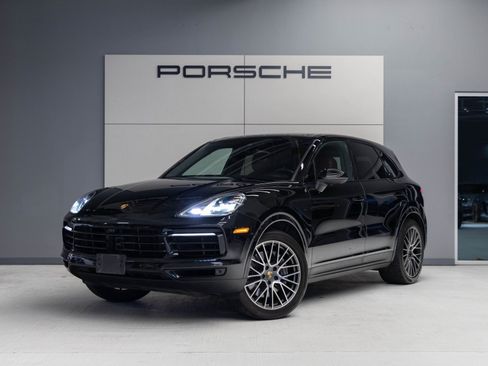 Certified 2023 Porsche Cayenne image 1