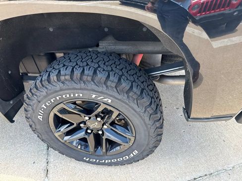 Used 2019 Chevrolet Silverado 1500 LT Trail Boss AWD/4WD image 14