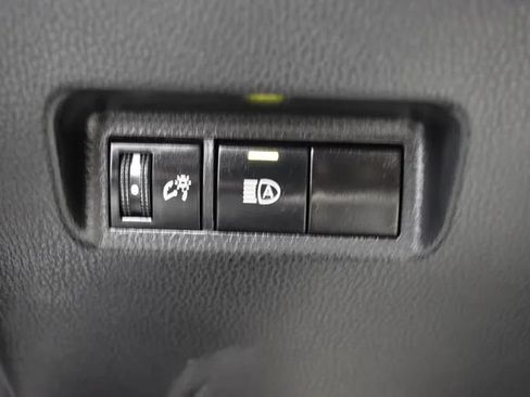 Used 2024 Toyota RAV4 XLE FWD image 22
