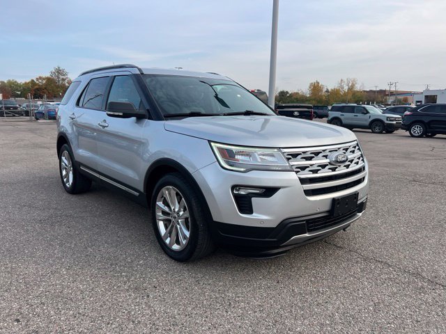 Certified 2019 Ford Explorer XLT w/ Equipment Group 202A FWD image 3