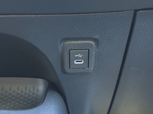 Used 2025 Toyota Corolla LE FWD image 27