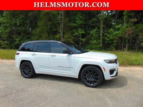 Certified 2025 Jeep Grand Cherokee Summit w/ Adv Protech Group IV AWD/4WD image 16