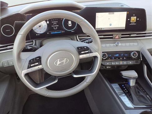 Used 2024 Hyundai Elantra SEL w/ Convenience Package image 13