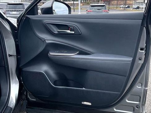 Used 2023 Toyota Crown Limited image 27