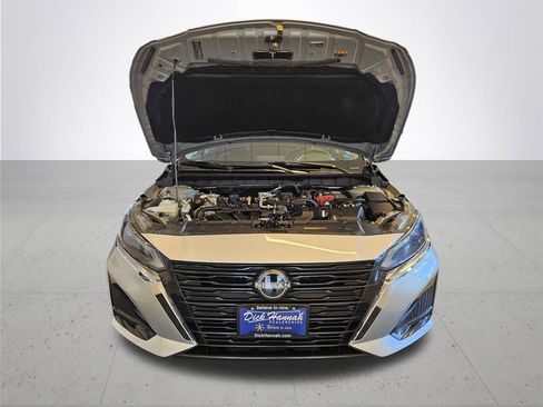 Used 2023 Nissan Altima 2.5 SV image 4