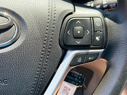 Used 2020 Toyota Sienna LE FWD image 18