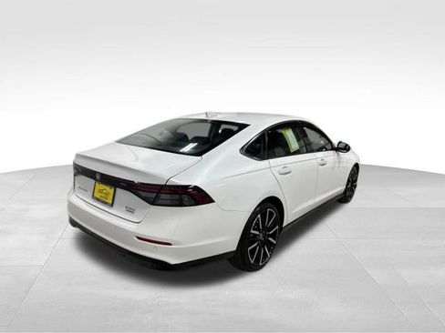 Used 2025 Honda Accord Touring image 7