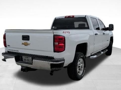 Used 2019 Chevrolet Silverado 2500 W/T w/ WT Convenience Package AWD/4WD image 3