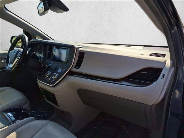 Used 2019 Toyota Sienna XLE w/ XLE Navigation Package FWD image 23