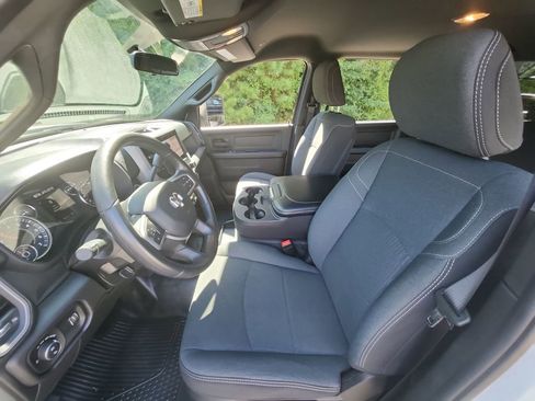 Used 2024 RAM 3500 Tradesman w/ Chrome Appearance Group image 24