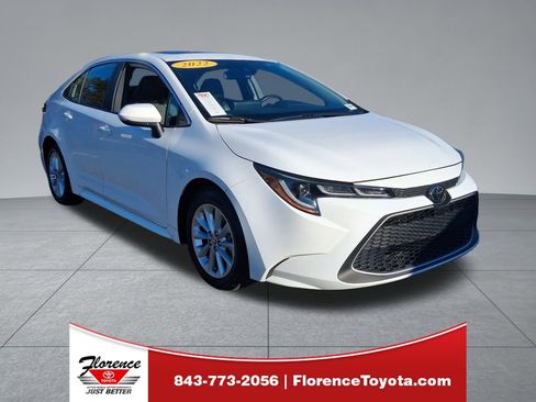 Used 2022 Toyota Corolla XLE image 1