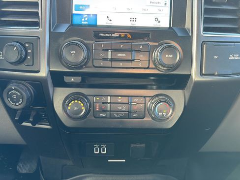 Used 2017 Ford F150 XLT w/ Equipment Group 302A Luxury image 16