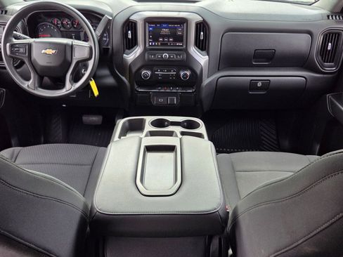 Used 2020 Chevrolet Silverado 1500 Custom w/ Custom Value Package RWD image 12