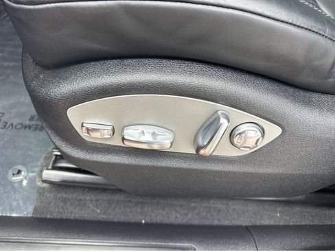 Used 2024 Porsche Macan w/ Premium Plus Package AWD/4WD image 31