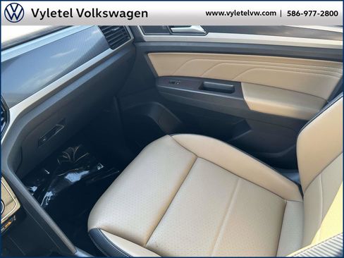Certified 2023 Volkswagen Atlas Cross Sport SE image 32