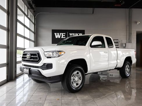 Used 2023 Toyota Tacoma SR AWD/4WD image 2