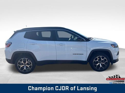 Used 2025 Jeep Compass Limited AWD/4WD image 9