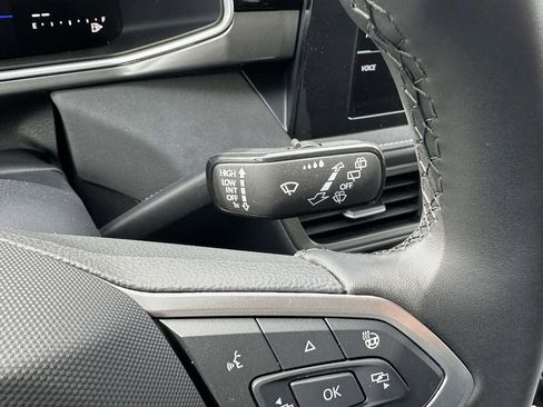 New 2025 Volkswagen Taos SE FWD image 25