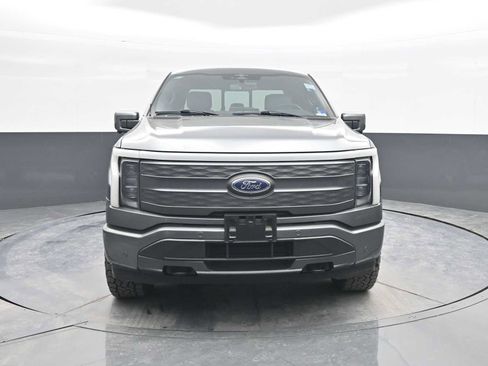 Used 2023 Ford F150 Lightning Lariat image 3