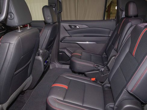 New 2026 Chevrolet Traverse RS w/ LPO, Floor Liner Package image 10