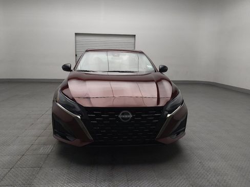 Used 2025 Nissan Altima 2.5 SV FWD image 15