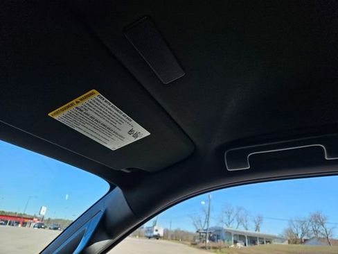 Used 2025 GMC Yukon Denali image 21