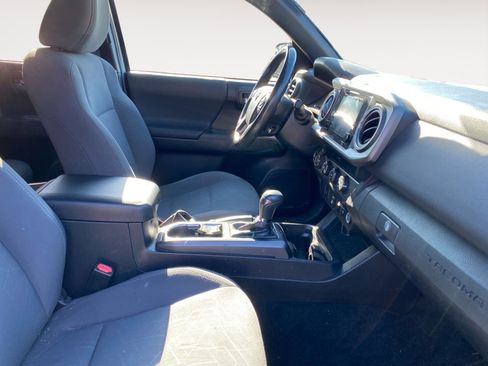 Used 2019 Toyota Tacoma TRD Off-Road image 19