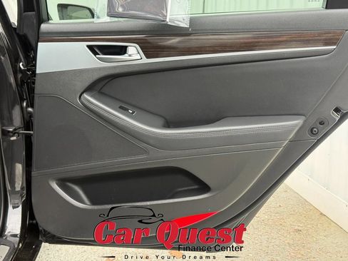Used 2018 Genesis G80 3.8 AWD/4WD image 16