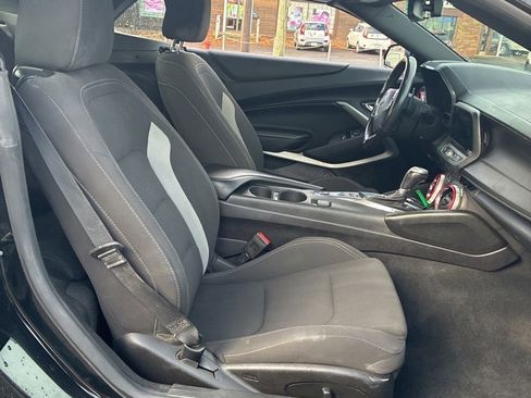 Used 2017 Chevrolet Camaro SS image 9