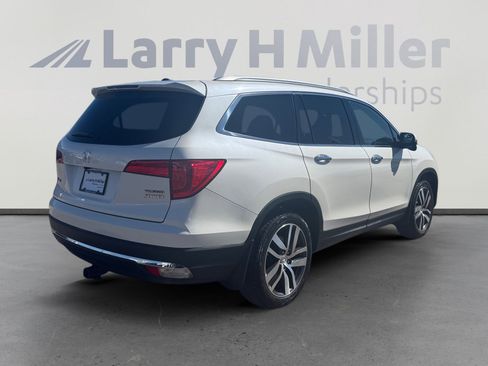 Used 2017 Honda Pilot Touring image 4