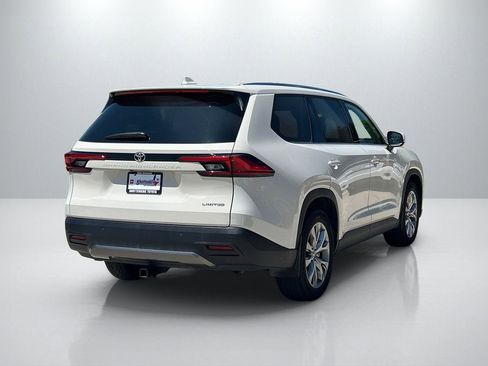 Used 2024 Toyota Grand Highlander FWD image 5