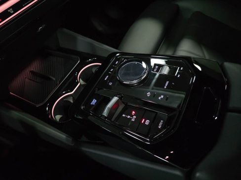 Used 2026 BMW i5 eDrive40 w/ M Sport Package image 26