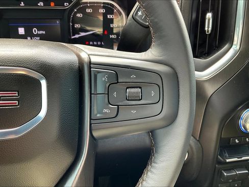 Used 2022 GMC Sierra 1500 AT4 w/ AT4 Preferred Package AWD/4WD image 11