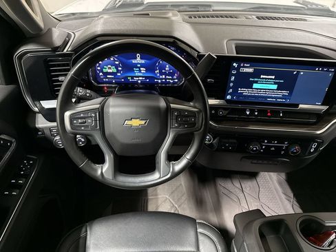 Used 2024 Chevrolet Silverado 3500 LT AWD/4WD image 11