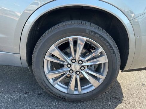 Used 2023 Cadillac XT6 Premium Luxury w/ Technology Package AWD/4WD image 12