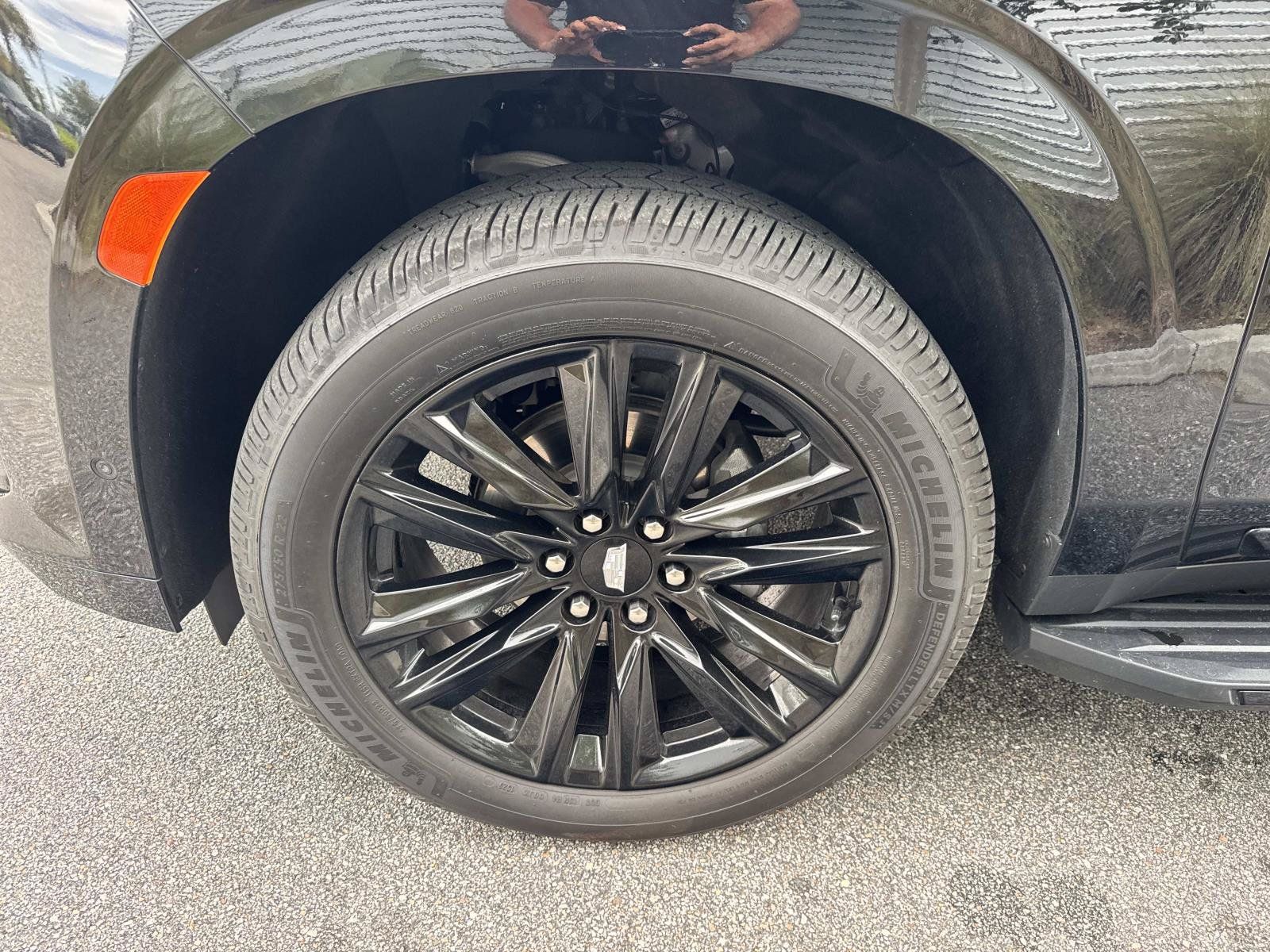 Used 2024 Cadillac Escalade Sport AWD/4WD image 10