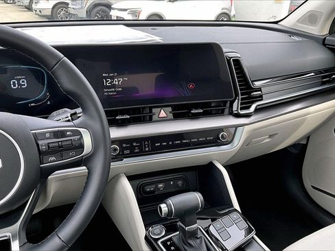 Certified 2025 Kia Sportage EX w/ Premium Package image 8