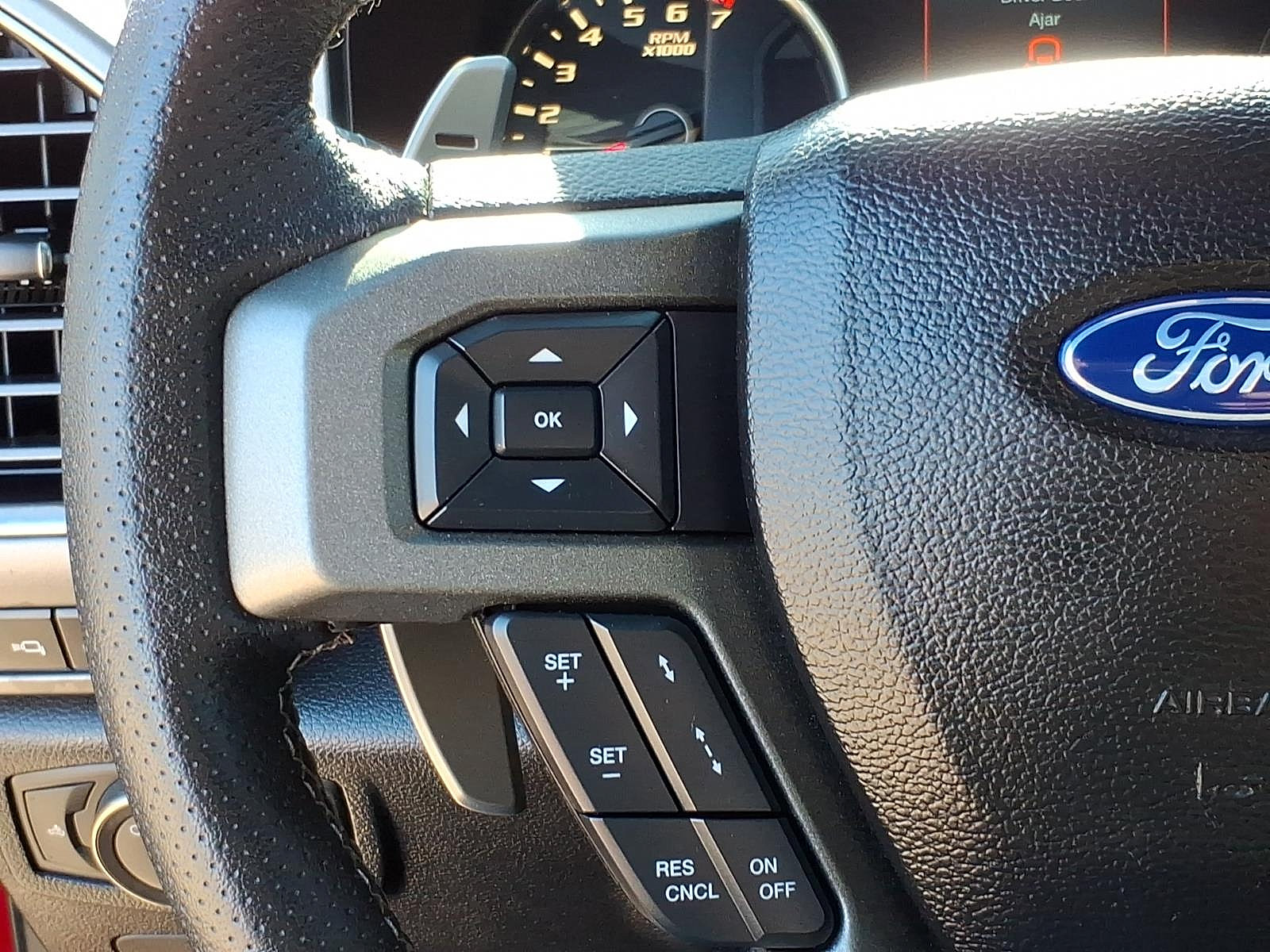 Used 2018 Ford F150 Raptor w/ Equipment Group 802A Luxury AWD/4WD image 18