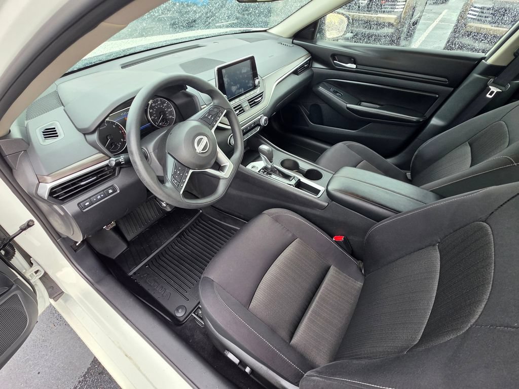 Certified 2025 Nissan Altima 2.5 SV FWD image 14