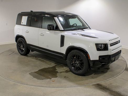 Used 2022 Land Rover Defender 110 X-Dynamic SE image 7