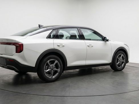 Used 2025 Kia K4 LXS FWD image 9