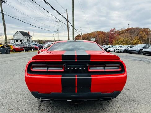 Used 2018 Dodge Challenger R/T image 4