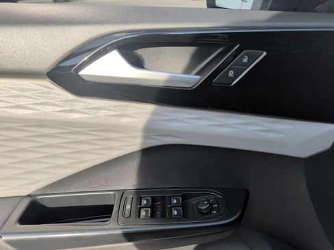 Used 2022 Volkswagen Taos S w/ IQ Drive S Package image 10