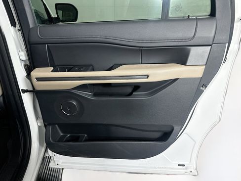 Used 2024 Ford Expedition Max XLT image 32