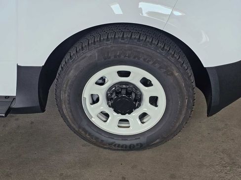 Used 2025 Chevrolet Brightdrop 400 image 9