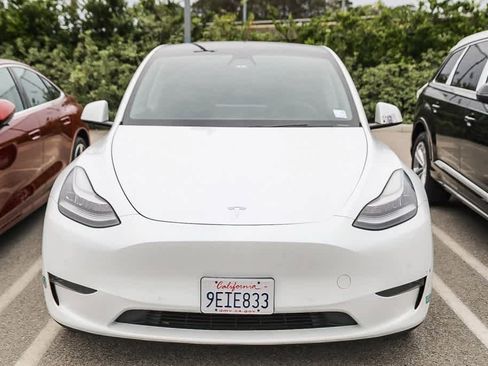 Used 2020 Tesla Model Y Long Range image 2