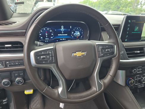 Used 2024 Chevrolet Suburban LT image 10