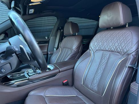 Used 2022 BMW 750i xDrive w/ Autobahn Package image 5